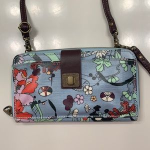 Sakroots, cross over, wristlet wallet.